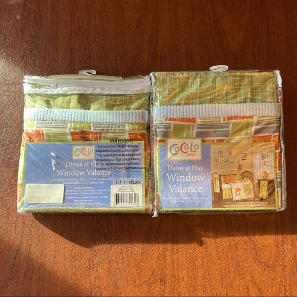 CoCaLo Dinos At Play Window Valance set of 2 Green - Picture 4 of 11